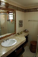 Casa 4 suites a 200m da Rua das Pedras