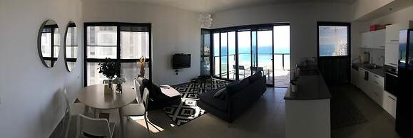 Luxury Apartment Best Location Beach View
