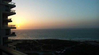 Luxury Apartment Best Location Beach View