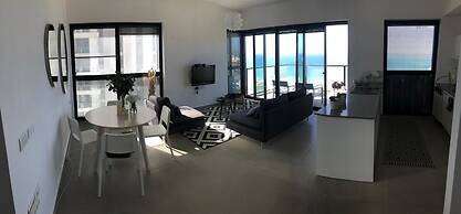 Luxury Apartment Best Location Beach View