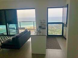 Luxury Apartment Best Location Beach View