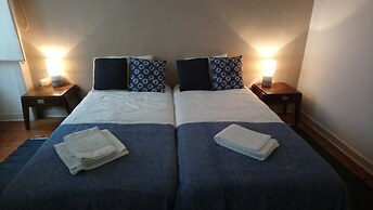 Stunning Apartment Near Chiado