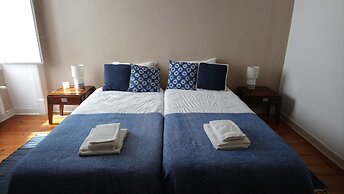 Stunning Apartment Near Chiado