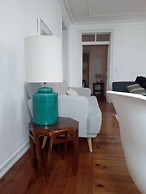 Stunning Apartment Near Chiado