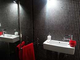 Stunning Apartment Near Chiado