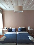 Stunning Apartment Near Chiado