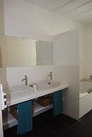 Stunning Apartment Near Chiado