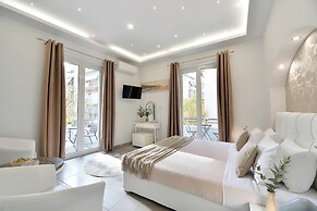 Alekos Apartments 2 Netflix, Self Check-In