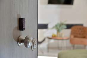 Alekos Apartments 2 Netflix, Self Check-In