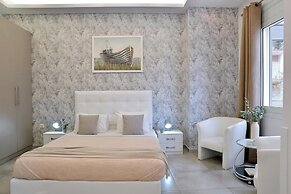 Alekos Apartments 2 Netflix, Self Check-In