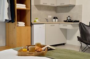 Alekos Apartments 2 Netflix, Self Check-In