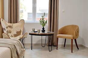 Alekos Apartments 2 Netflix, Self Check-In