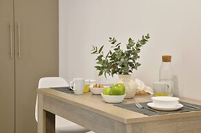 Alekos Apartments 2 Netflix, Self Check-In