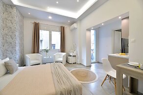 Alekos Apartments 2 Netflix, Self Check-In