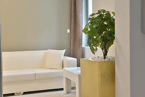 Alekos Apartments 2 Netflix, Self Check-In