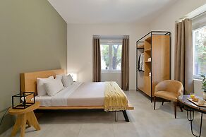 Alekos Apartments 2 Netflix, Self Check-In