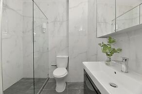 Alekos Apartments 2 Netflix, Self Check-In