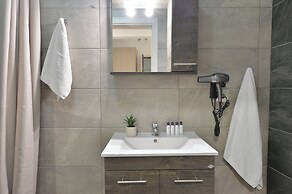 Alekos Apartments 2 Netflix, Self Check-In