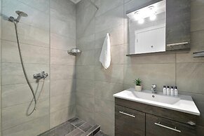 Alekos Apartments 2 Netflix, Self Check-In