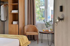 Alekos Apartments 2 Netflix, Self Check-In