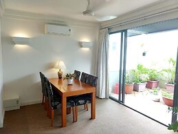Downtown Retro Serviced Apartment