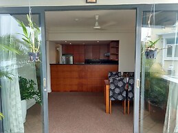 Downtown Retro Serviced Apartment