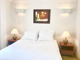 Downtown Retro Serviced Apartment