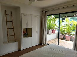 Downtown Retro Serviced Apartment