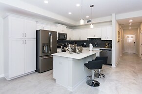 Beautiful  Apartment at Storey Lake 272975