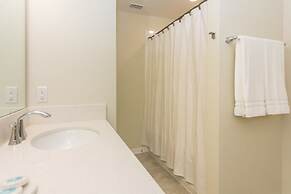 Fabulous Apartment with balcony at Storey Lake 272977