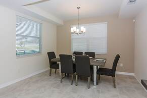 Fabulous Apartment with balcony at Storey Lake 272977