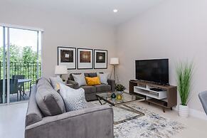 Magical Townhouse with balcony at Summerville resort SU7528