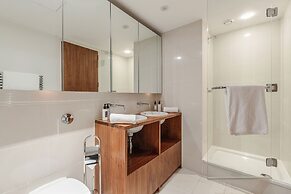 Stunning 2 bed Penthouse apartment