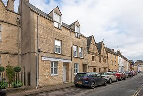 Walkers Court 3 Bedroom Apartment