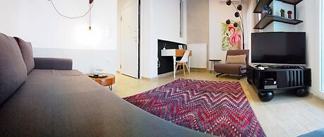 Cosmos Deluxe Apt Must