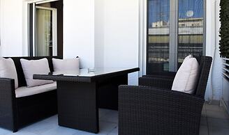 Cosmos Deluxe Apt Must