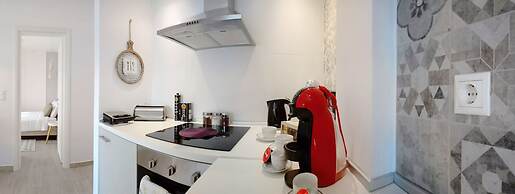 Cosmos Deluxe Apt Must