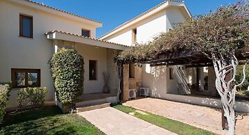 Lovely 2 bedroom Villa Kornos HG33 with private pool and golf course v