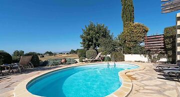 Lovely 2 bedroom Villa Kornos HG33 with private pool and golf course v