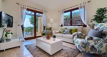 Lovely 2 bedroom Villa Kornos HG33 with private pool and golf course v