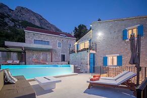 Villa Jatica - Luxury in the Wilderness of Makarska