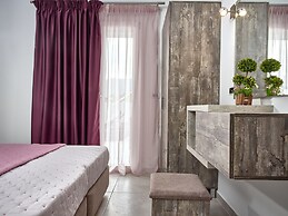 Savvas Luxury Suites