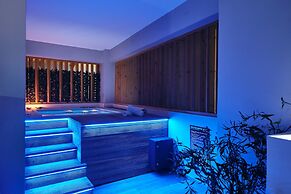 Savvas Luxury Suites