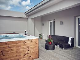 Savvas Luxury Suites