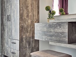 Savvas Luxury Suites