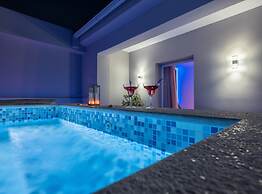 Savvas Luxury Suites