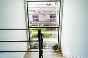 CAPITAL O Lowe Suites