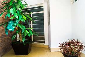 CAPITAL O Lowe Suites