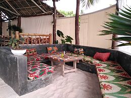 Bahari Pizza Restaurant and Bungalows