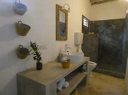 Bahari Pizza Restaurant and Bungalows